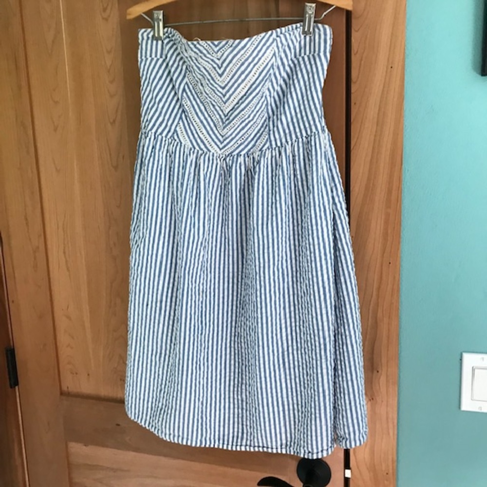 Old navy strapless blue and white striped dress size 14